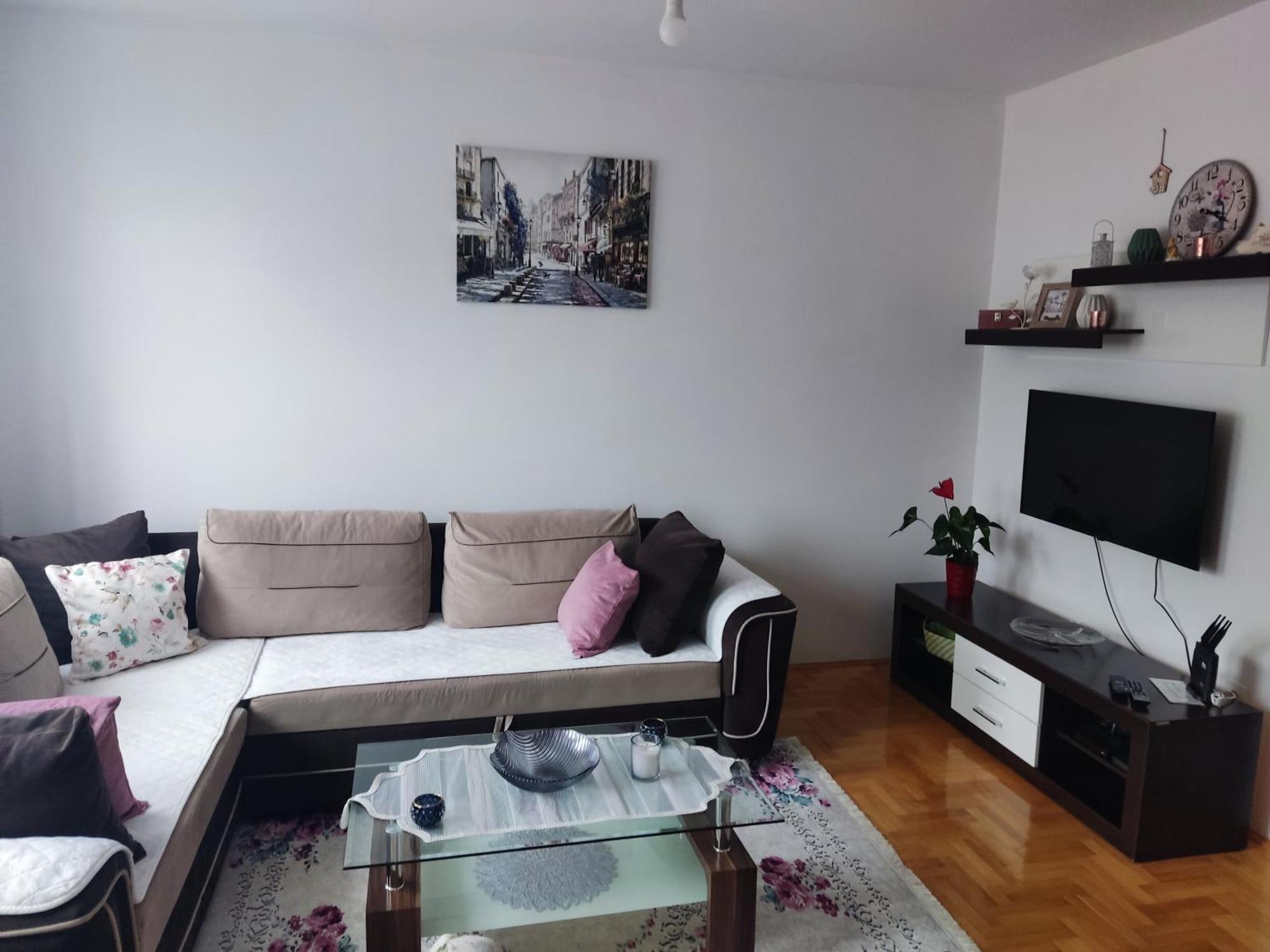 Apartman Dunja 普卢日内 外观 照片